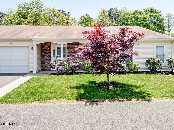 3rd image of 41 Buttonwood Court