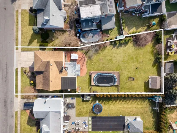 3356 Poplar Street, Oceanside, NY 11572