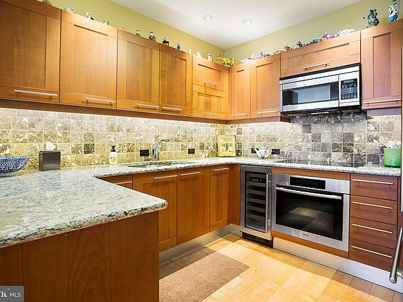 5th image of 50 S 16th St Unit 4301