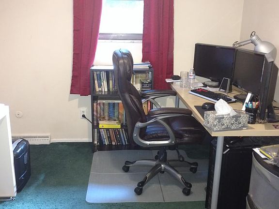 Bedroom/office