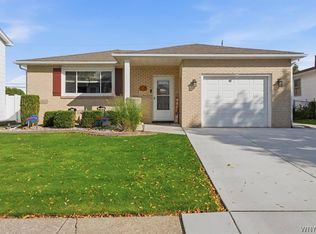 95 Caprice Dr, Cheektowaga, NY 14227