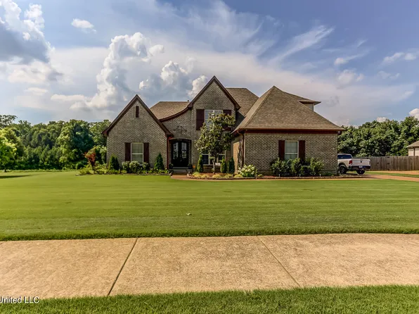 1835 Linden Dr, Nesbit, MS 38651