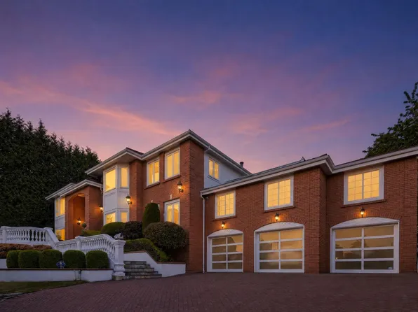 2657 SW Marine Dr, Vancouver, BC V6P 6C4