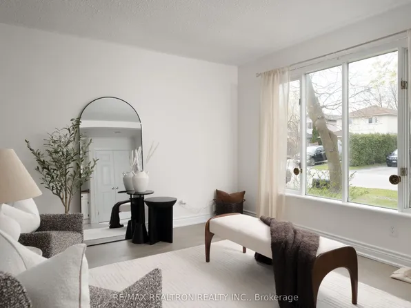 8 Courtice Cres, Collingwood, ON L9Y 4G1