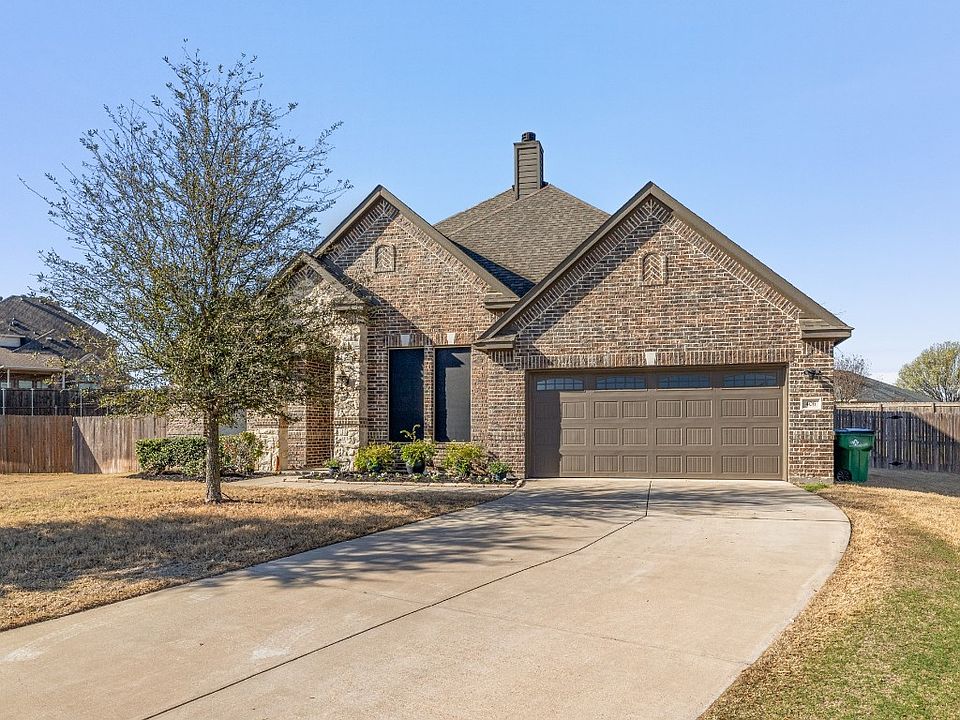 1st image of 406 Sunset Ct