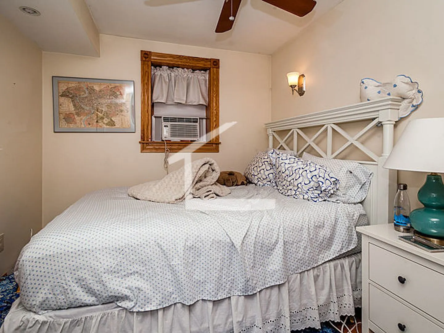 Nice 4 bed in Beacon Hill — Photo 2