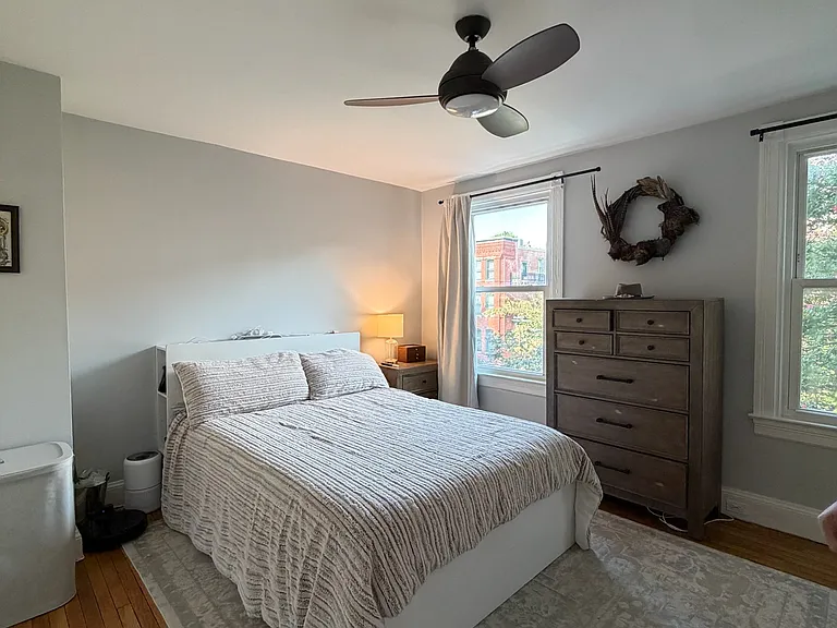 411 11th St NE — Photo 37