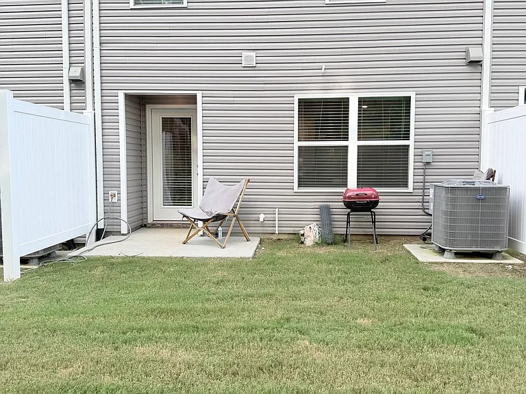 1474 Lexington Way — Photo 28