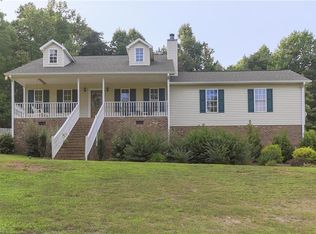3876 Courtland Cir, Thomasville, NC 27360