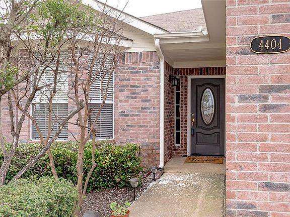 2nd image of 4404 Park Creek Ct