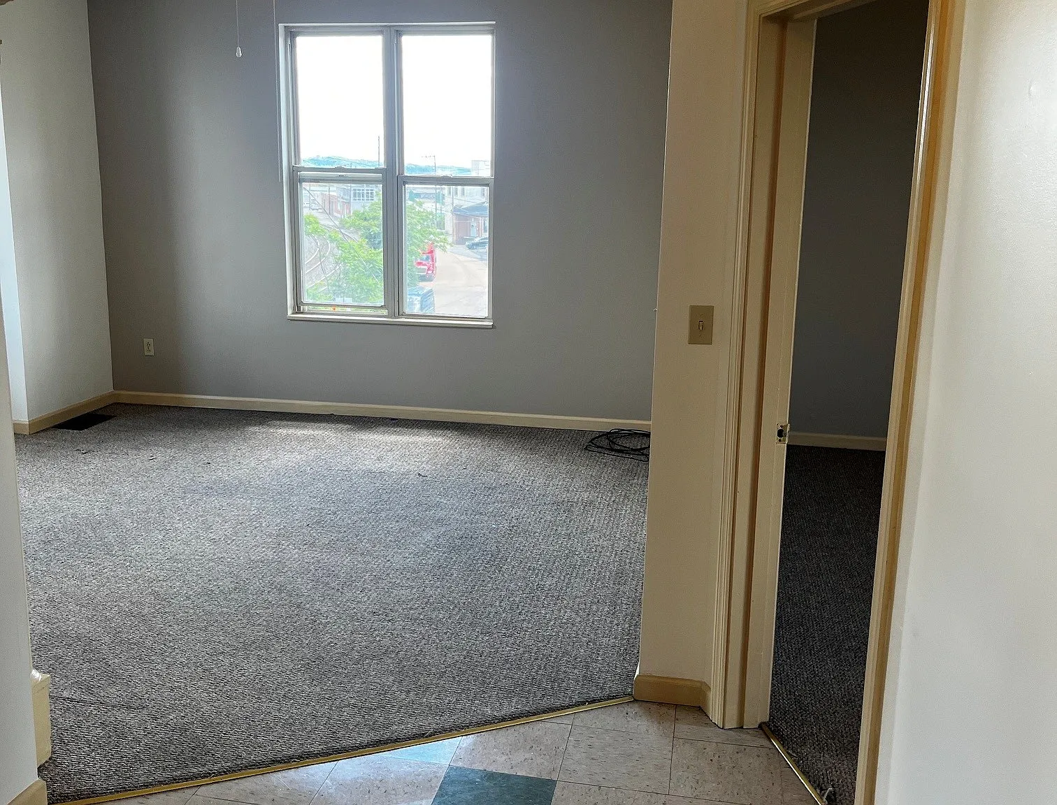 3 bed, 1000 sqft, $1,295 — Photo 3