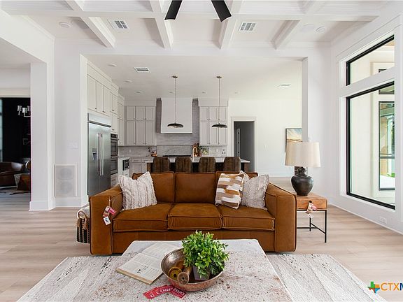 5th image of 201 Bravo Vista Ln