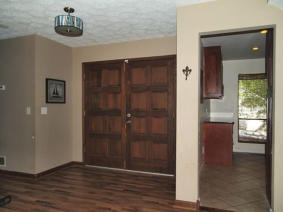 4th image of 2718 Bentwood Dr