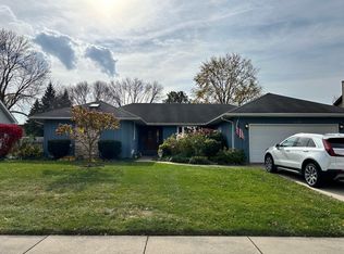 1110 Geneva St, Shorewood, IL 60404