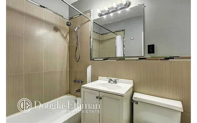 Rented by Douglas Elliman | media 38