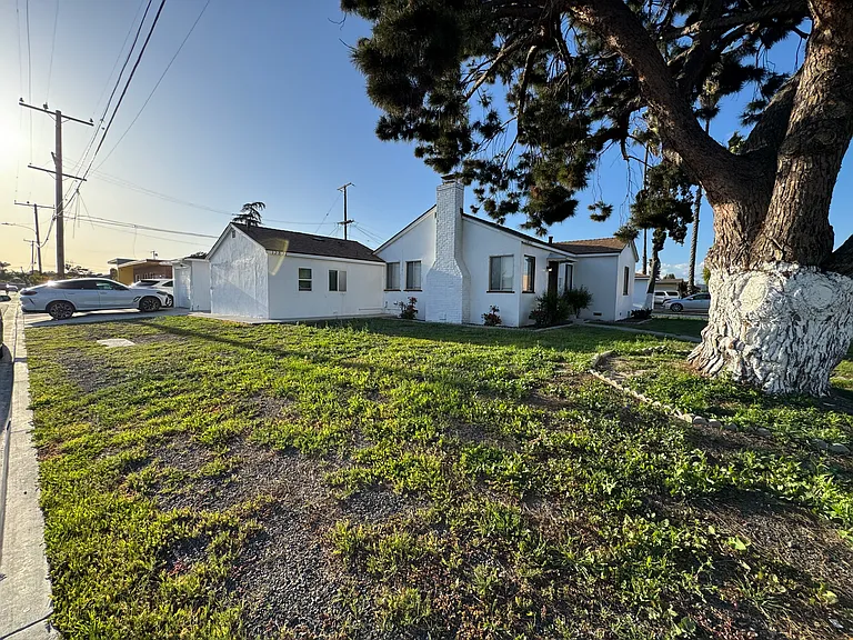 13831 Manor Dr — Photo 22