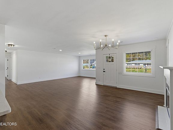 5th image of 6001 Meadow Oak Ln