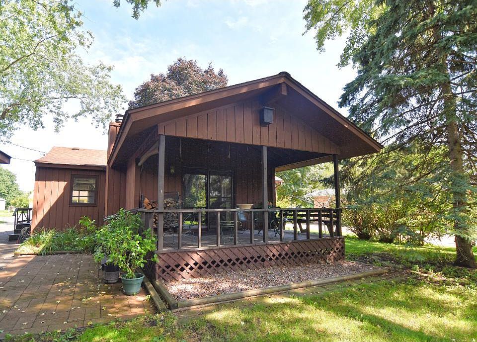 1st image of 202 Summer Ave