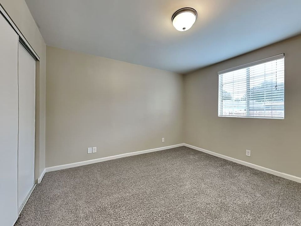 2nd image of 8479 Kingman Ct