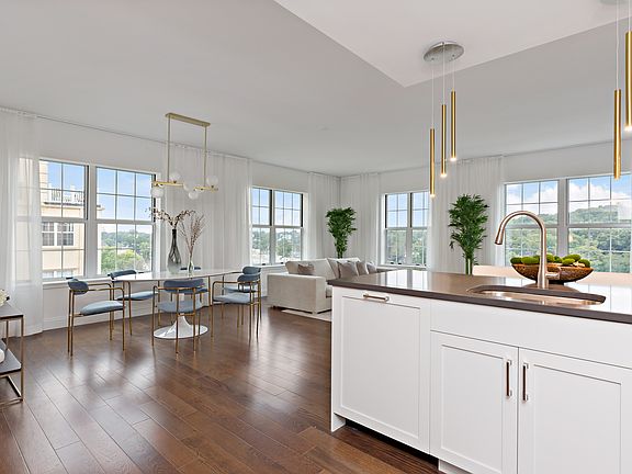 5th image of 10 Byron Pl Unit 812