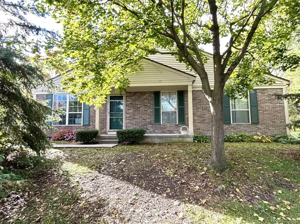 3360 Gingell Dr, Lake Orion, MI 48359