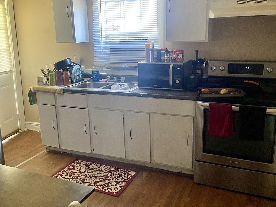 2nd image of 303 Polk St