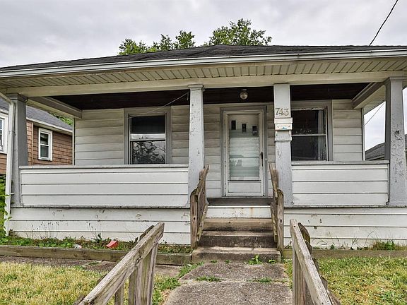 3rd image of 743 Woodlawn Ave