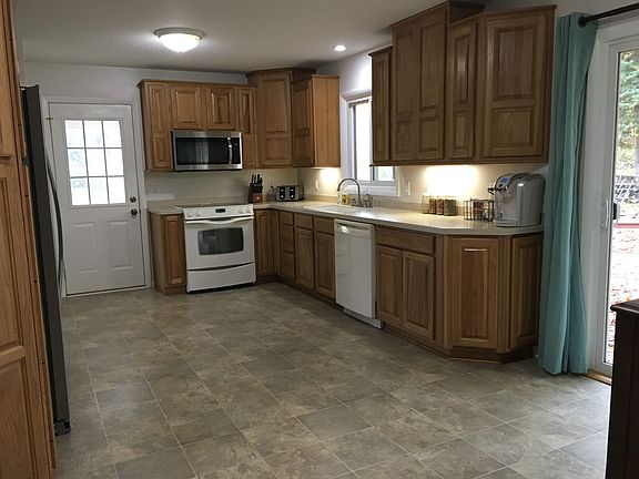 2nd image of 805 Hillcrest Ave