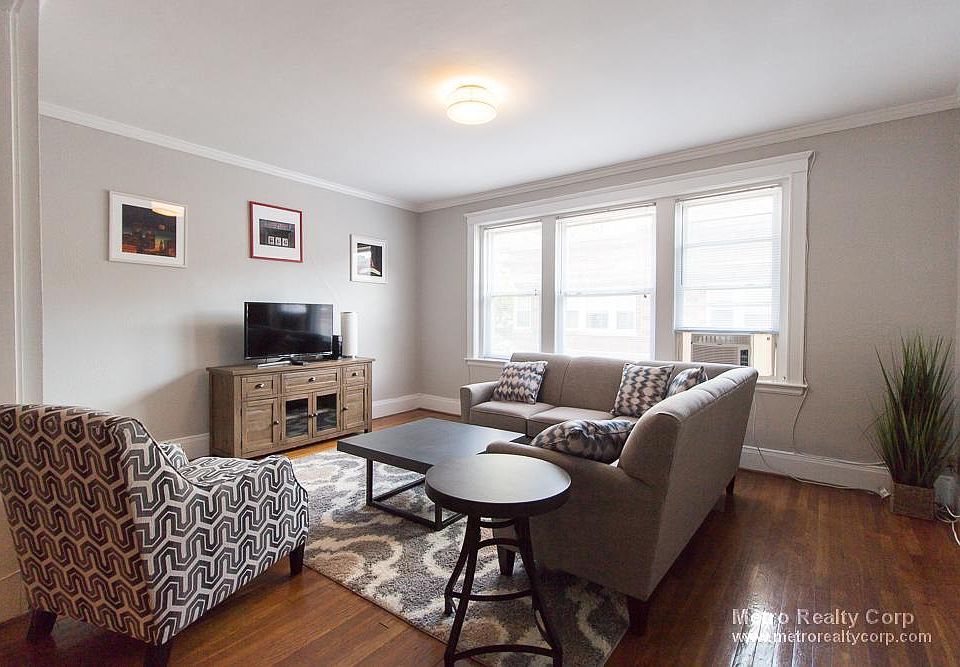 1st image of 44 Longwood Ave APT 5