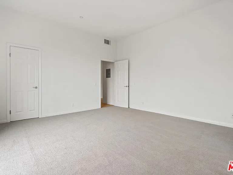 1325 Arizona Ave #201 — Photo 40