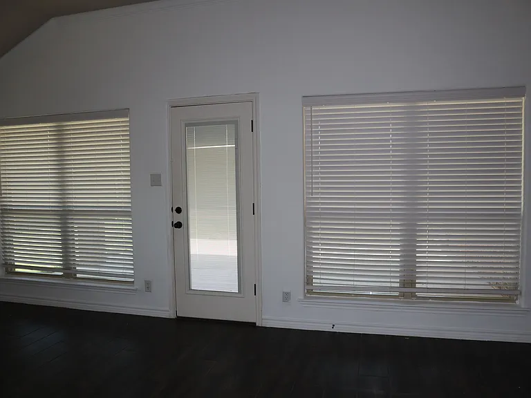 5207 Colina Dr — Photo 15