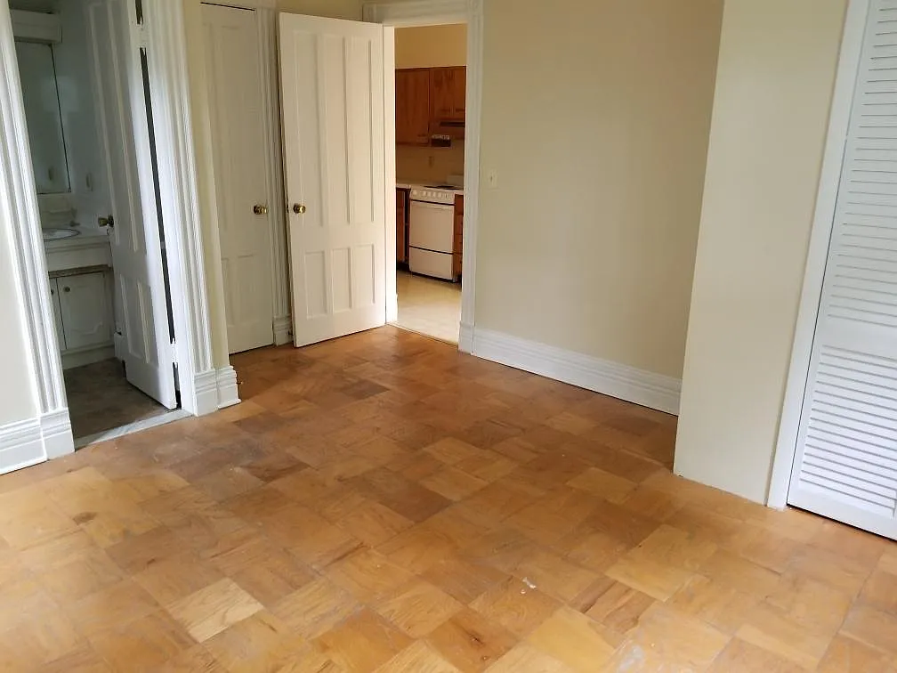 Building Photo - 10 Easterly Ave #3