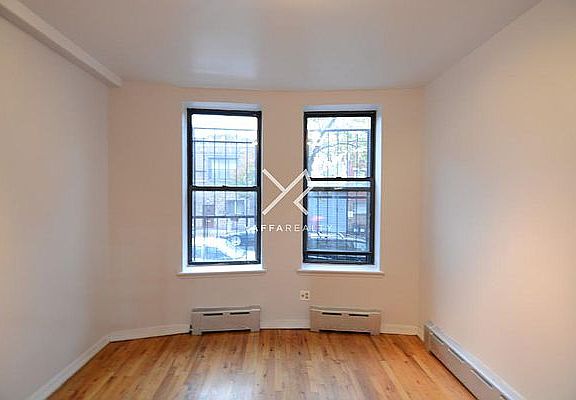 2nd image of 786 Saint Johns Pl APT 1A