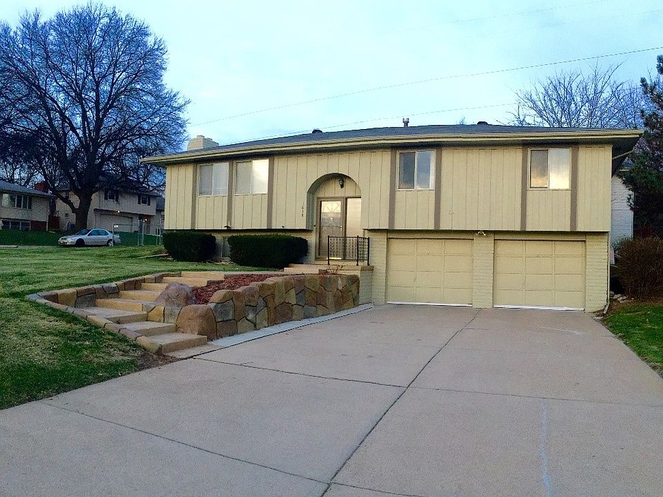 1st image of 1618 S 123rd St