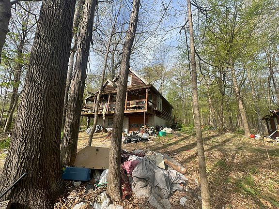 3rd image of 241 Topper Rd