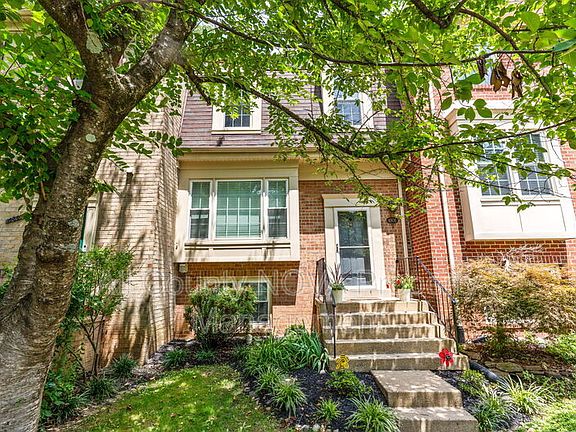 2nd image of 4806 Treasure Ct