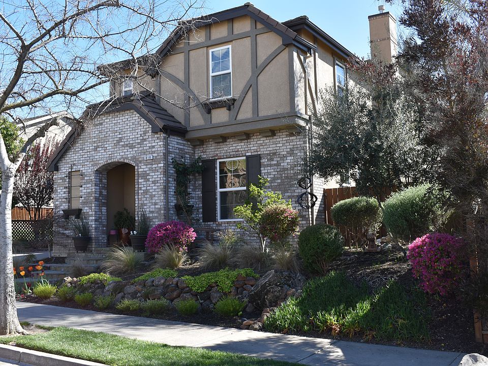 2nd image of 818 Bandol Way
