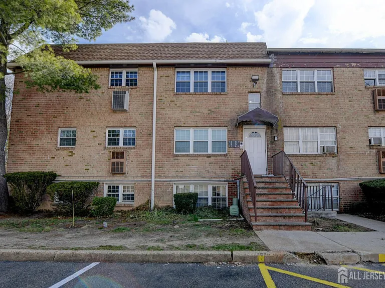 6 College Dr — Photo 19
