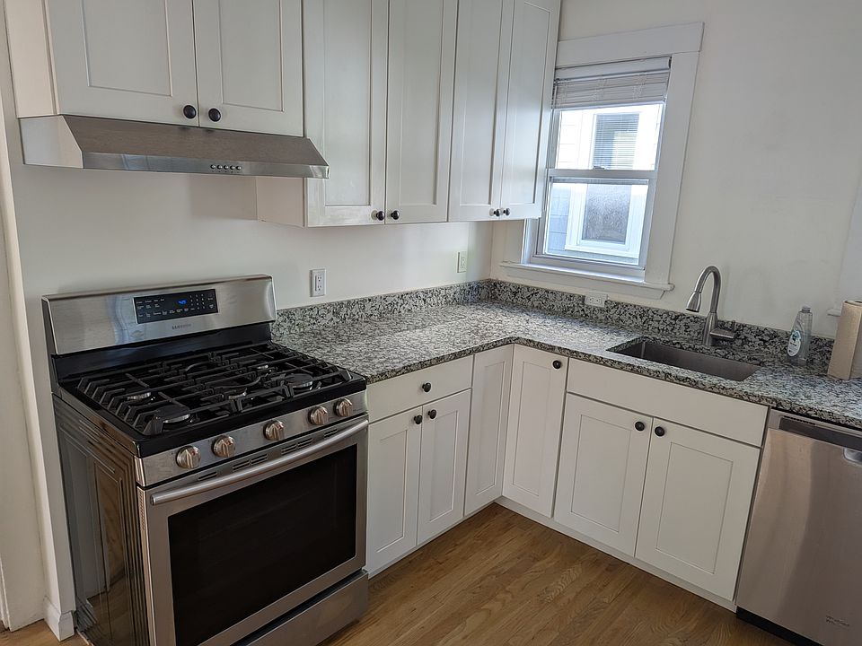 1st image of 9 Belmont Sq #2