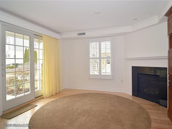 5th image of 20 Narragansett Ave Unit 402