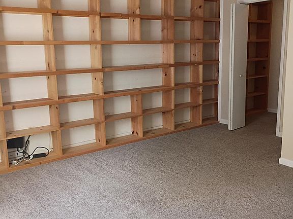 4th image of 607 Overhill Dr #B