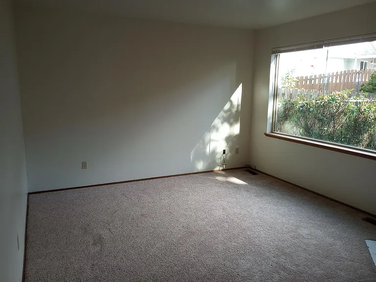 2232 & 2234 Yew St — Photo 5