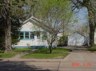 706 W 17th St, Grand Island, NE 68801