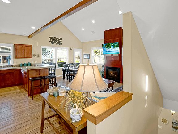 5th image of 388 Bella Beach Dr