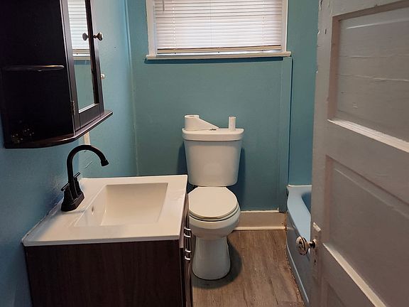 2nd image of 2824 Conti St