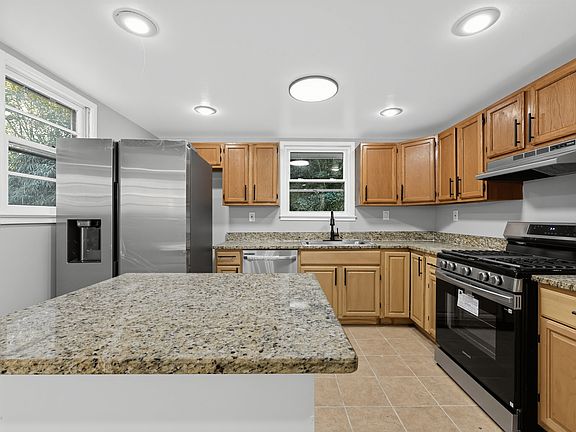 4th image of 4409 Dario Rd