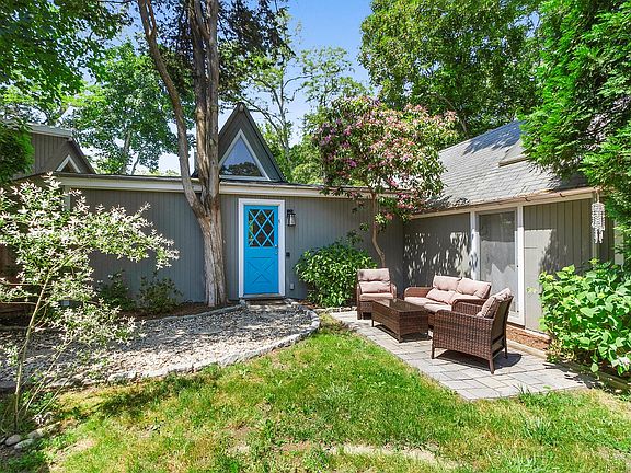 4th image of 10 Oak Ln