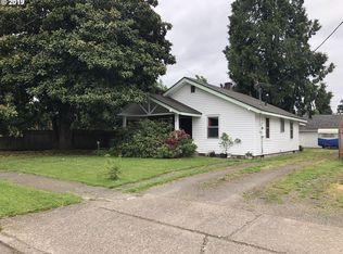 950 7th St, Springfield, OR 97477