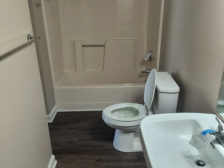 245 Guinevere Ct — Photo 10