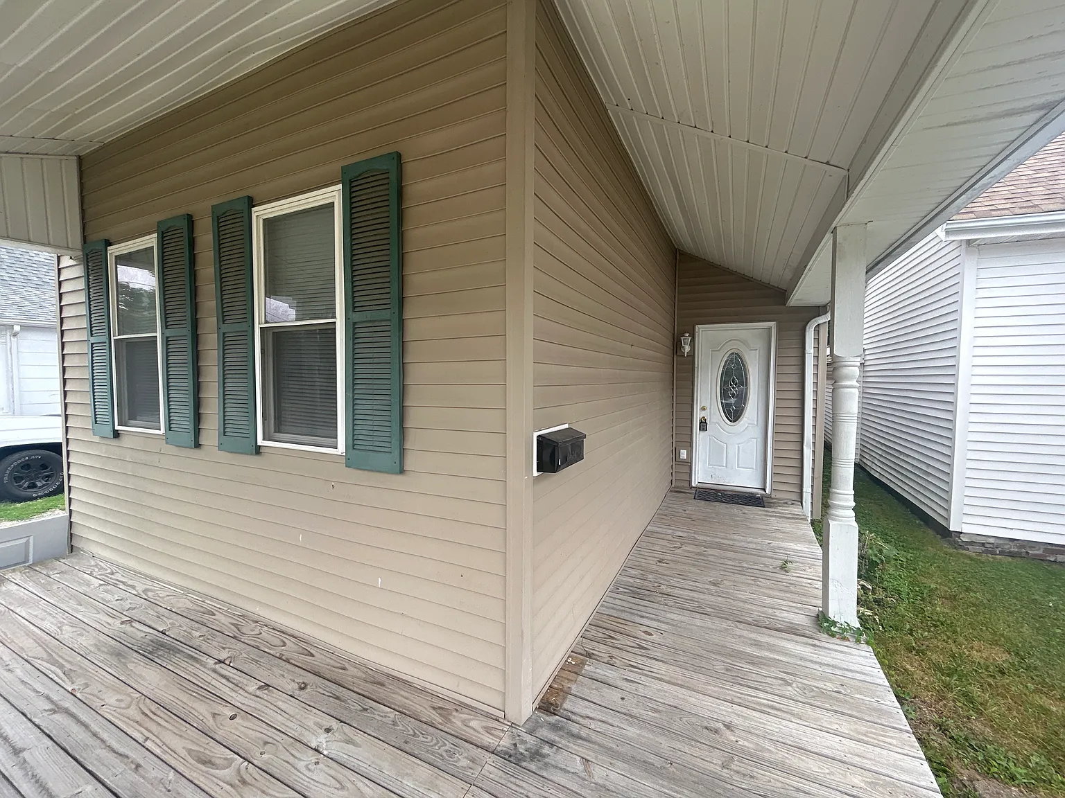 1 bed, 1072 sqft, $1,300 — Photo 3